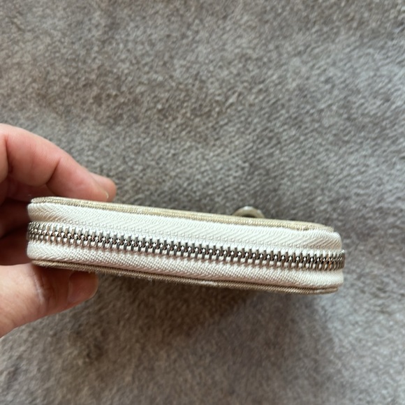 Bvlgari used zippy wallet.  Beige logo style.  Good condition! - Picture 9 of 11